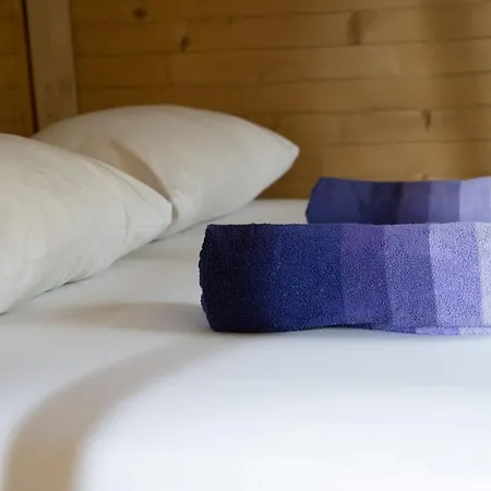 Super Cute Treehouse By The River Kemping